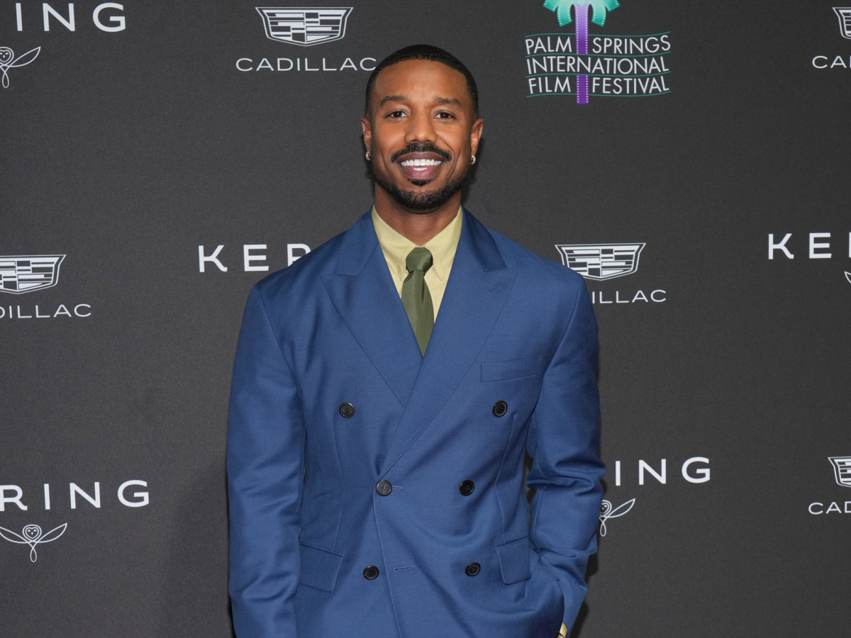 Herec Michael B. Jordan si odnášal domov jednu z cien. 