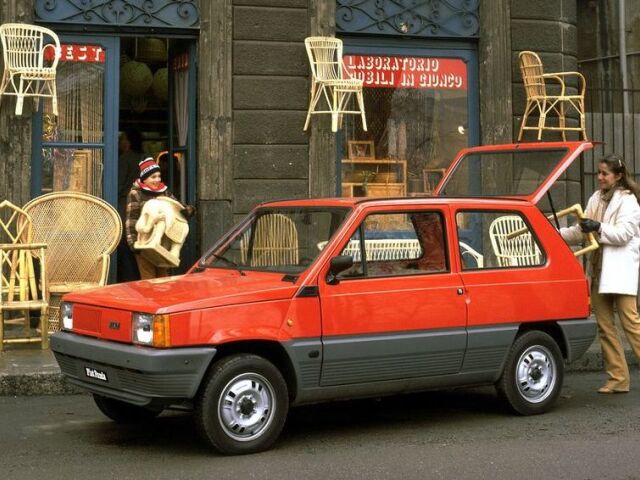 Panda sa zrodila v roku 1980 ako plánovaný nástupca Fiatiu 126. Dlhé roky sa ale prekrývali.