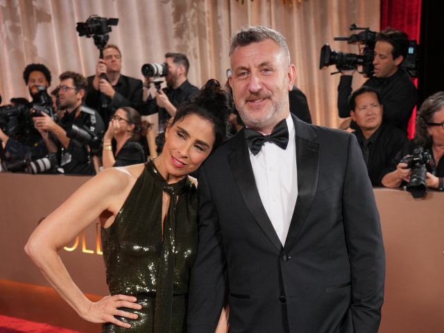 Herečka a komička Sarah Silverman a jej partner Rory Albanese.