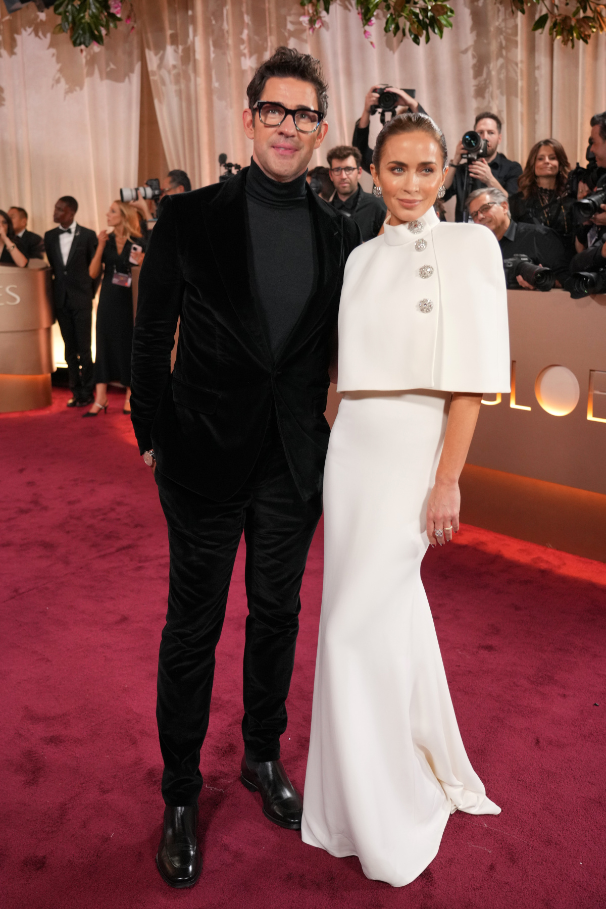 Herec John Krasinski a jeho manželka Emily Blunt v kreácii Louis Vuitton. 