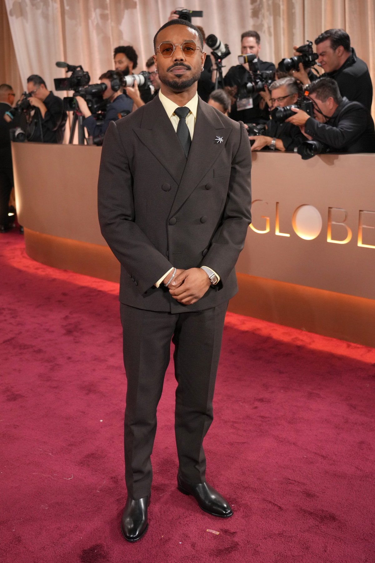 Herec Michael B. Jordan prišiel v obleku Prada. 