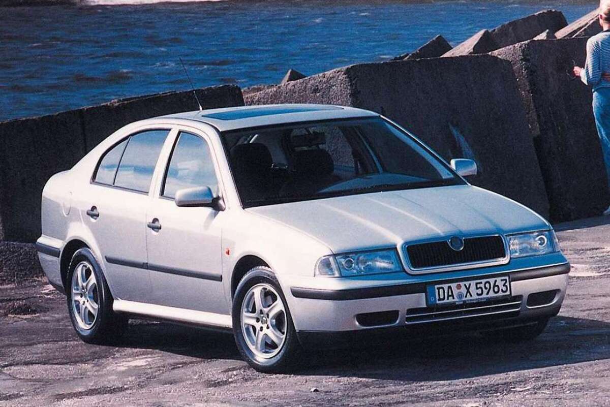 Škoda Octavia oslavuje 30 rokov od uvedenia novodobej generácie. Čím bola výnimočná?