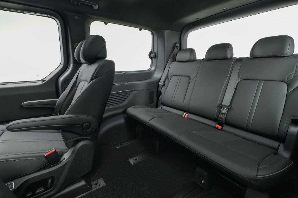 hyundai-staria-electric-0126-interior-04 wid 1024 bfc off