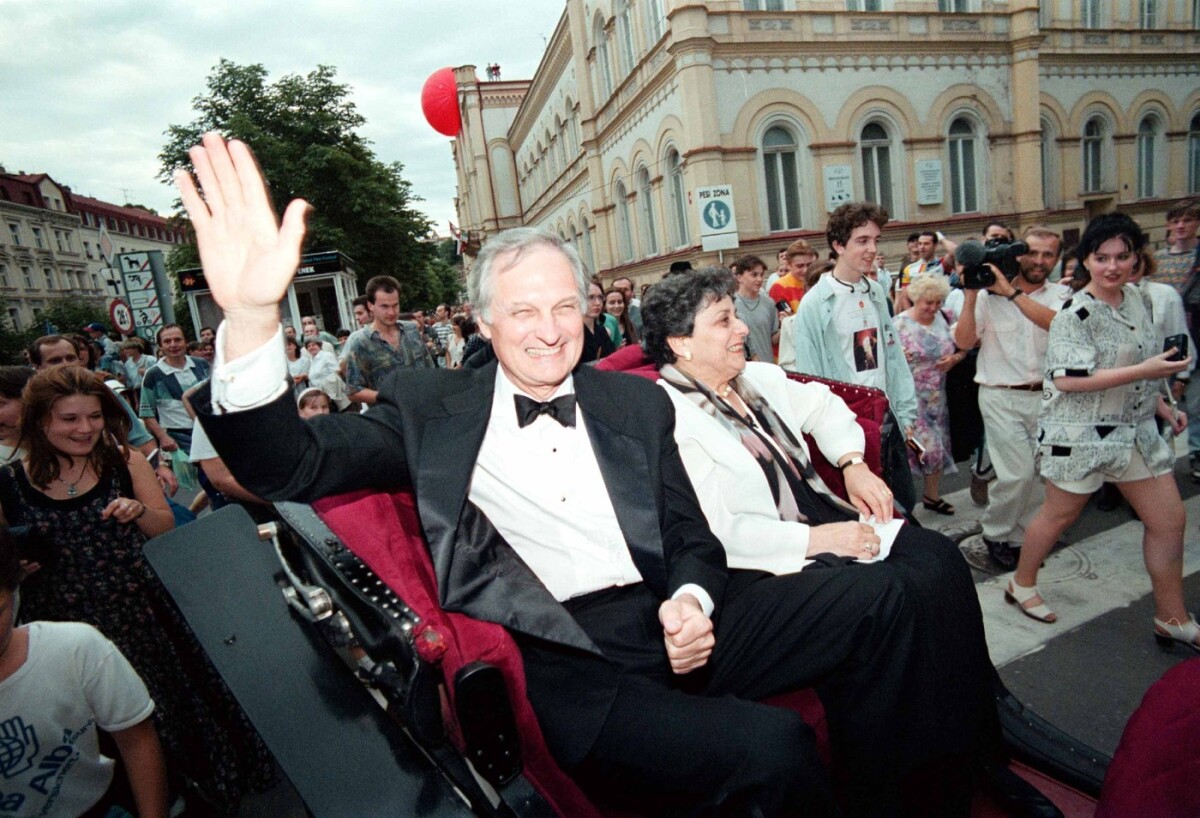 Alan Alda, Arlene Alda