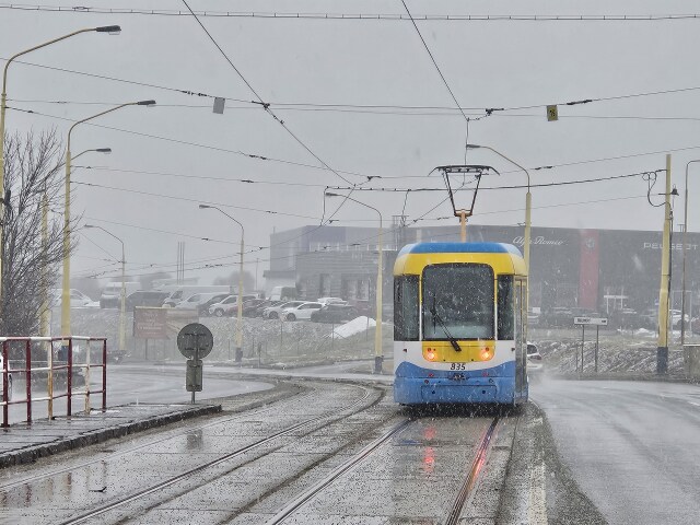 Električková trať na Alejovej v Košiciach potrebuje rekonštrukciu ako soľ. Inak je v hre aj jej odstavenie.
