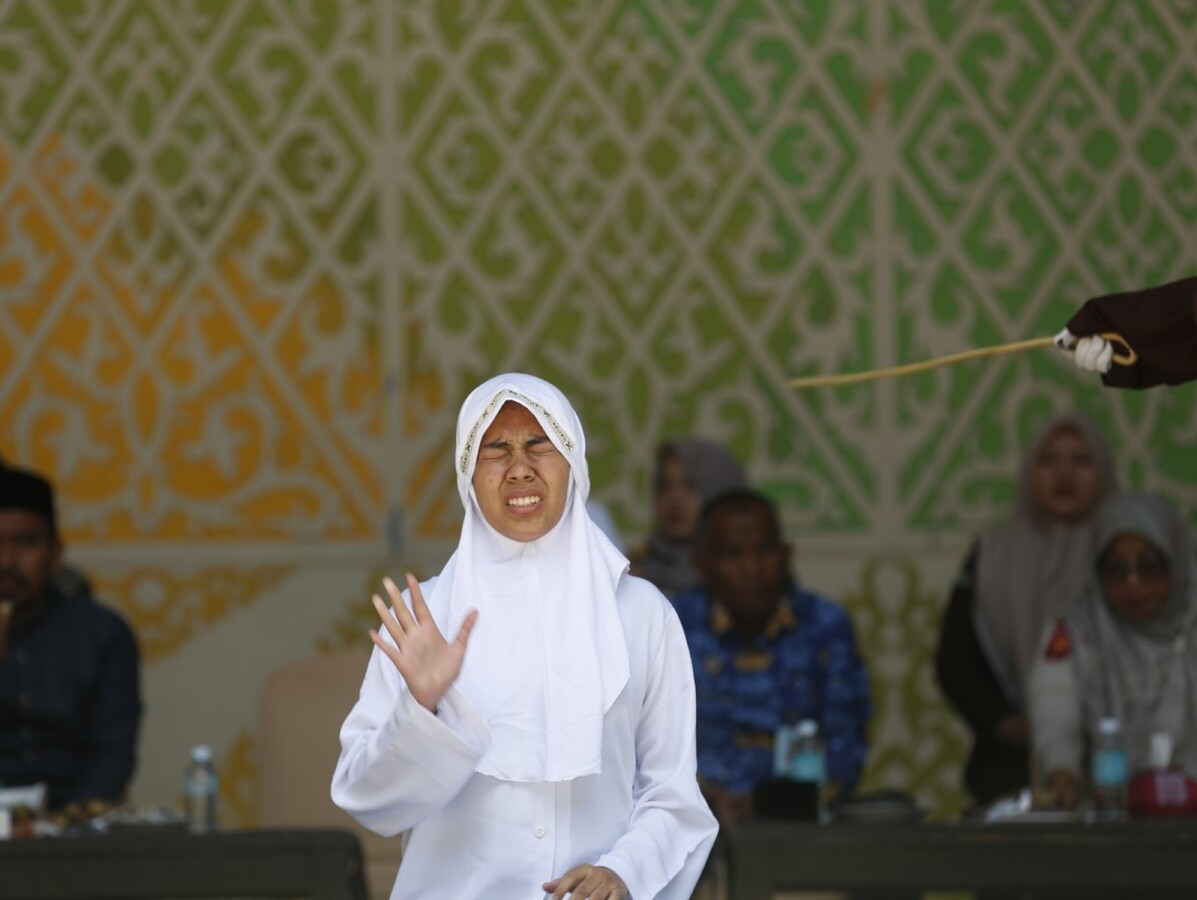 Banda Aceh, Katka, kat, trest, bičovanie, šaría, Indonézia