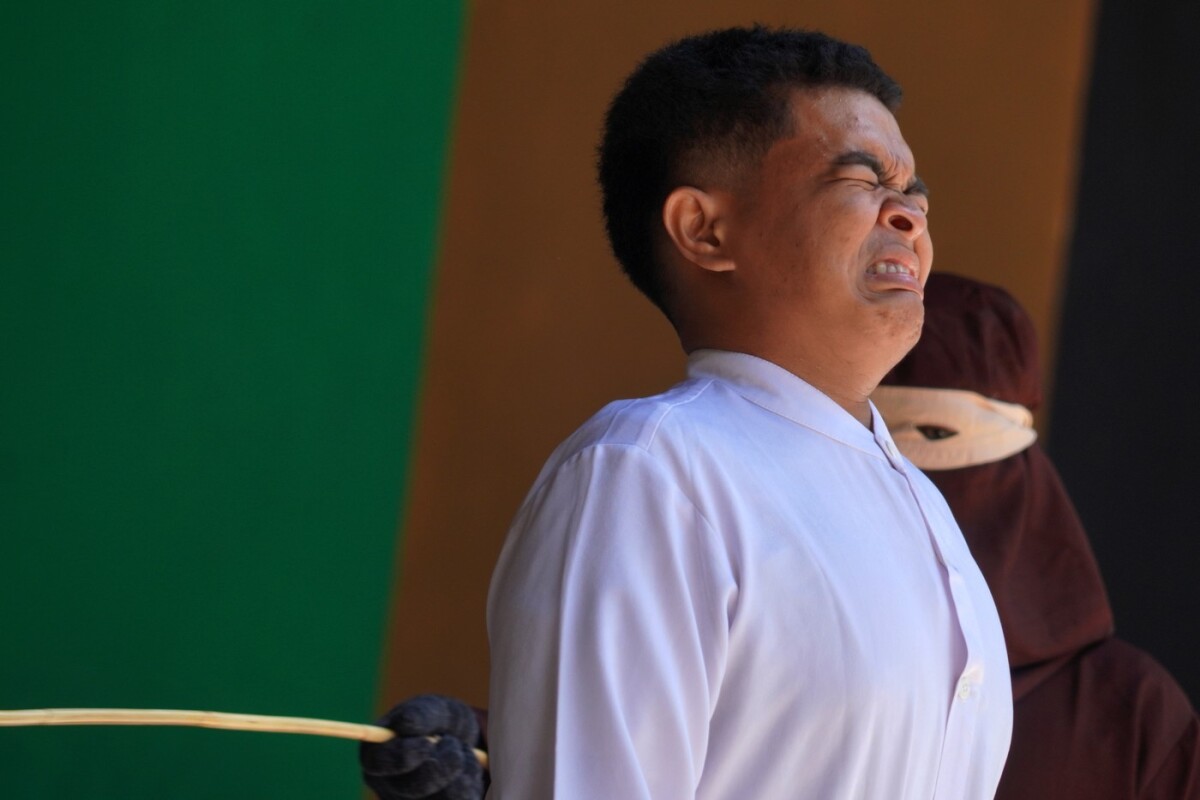 Banda Aceh, Katka, kat, trest, bičovanie, šaría, Indonézia