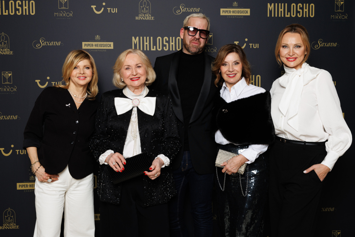 Soňa Müllerová, Ada Straková, dizajnér Fero Mikloško, Alena Heribanová a Janette Štefánková. 