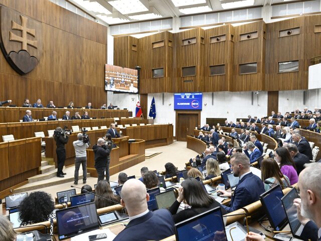 NRSR rokovanie parlament