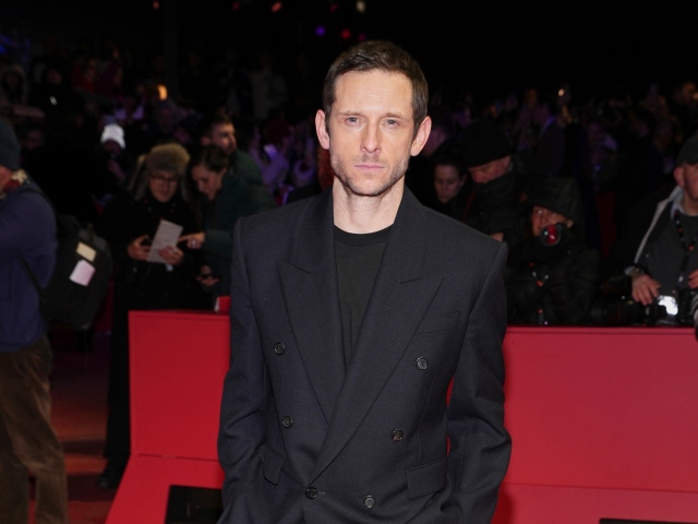 Herec Jamie Bell tiež účinkuje vo filme Rosebush Pruning.