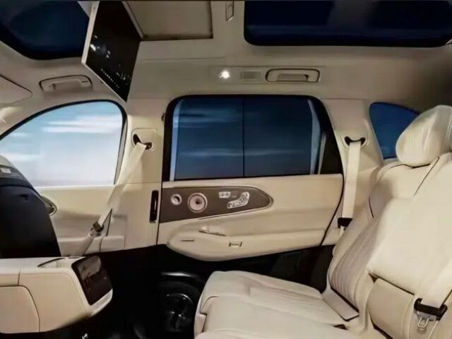 Letmý pohľad do kabíny prezrádza, že posádka tu bude rozmaznávaná v štýle „bussines class“.