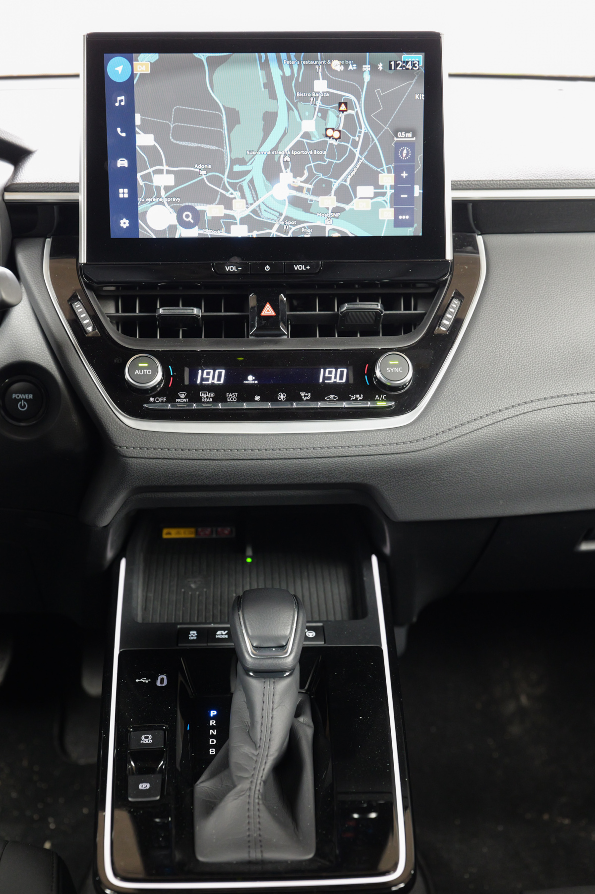 Toyota Corolla Cross 2,0 Hybrid AWD-i - test 2026