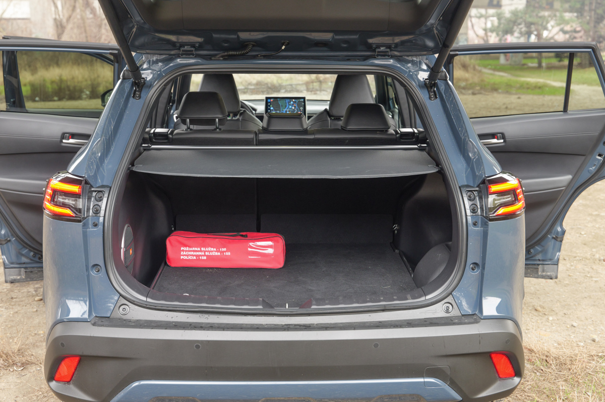 Toyota Corolla Cross 2,0 Hybrid AWD-i - test 2026