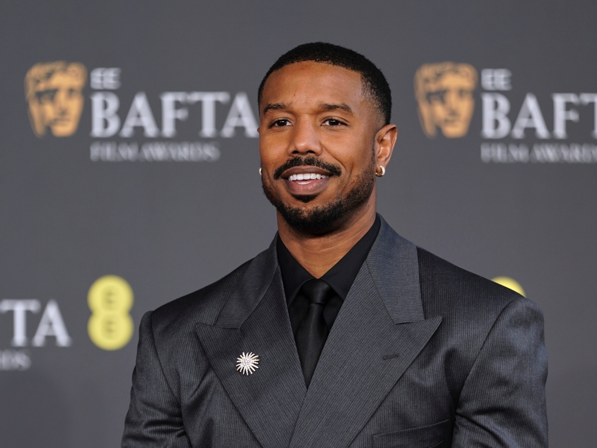 Herec Michael B. Jordan na vyhlásení cien BAFTA.