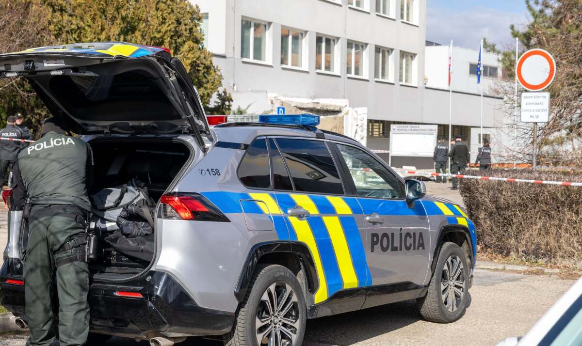 komárno, klientske centrum