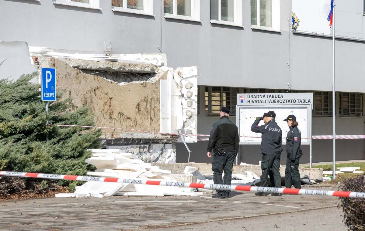 komárno, klientske centrum