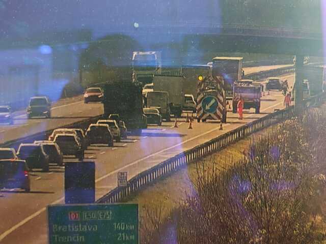 Doprava na diaľnici D1 pri Ilave
