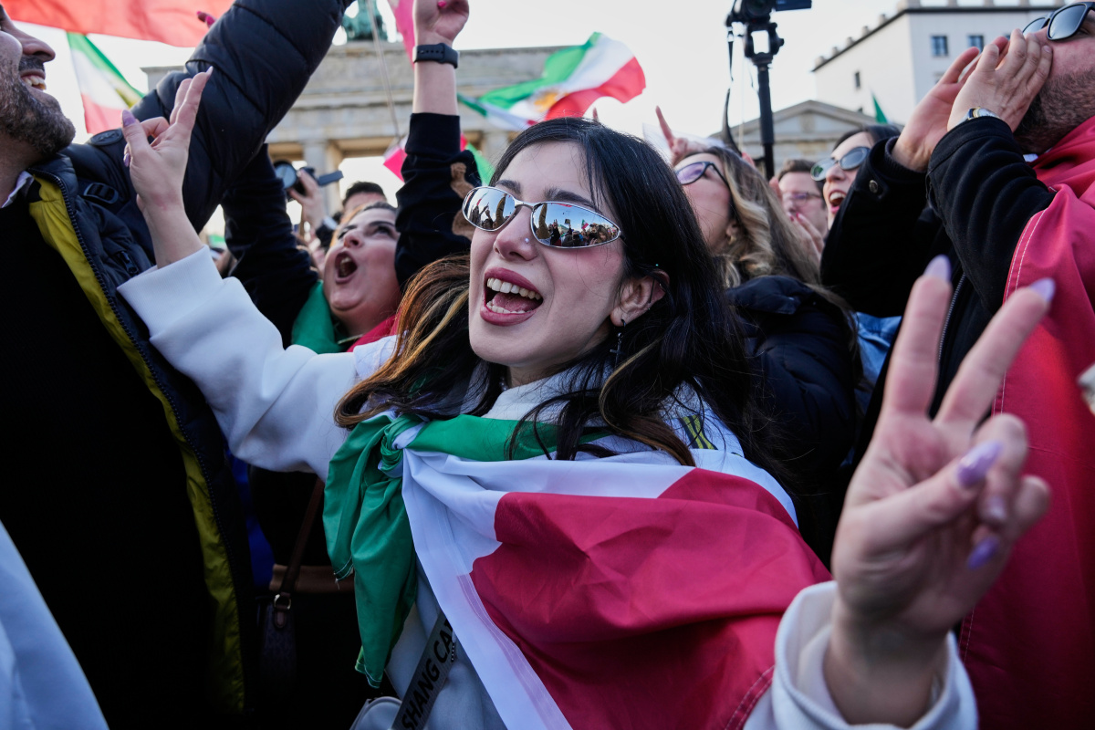 protest, Irán, oslavy, demonštrácia, Ajatolláh Alí Chameneí, Iránci