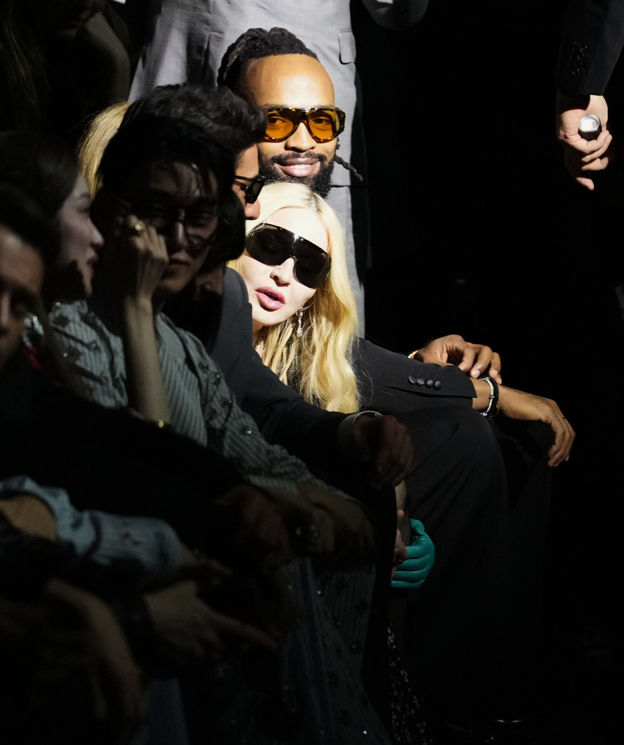 Speváčka Madonna a jej priateľ Akeem Morris na prehliadke Dolce & Gabbana Jeseň/Zima 2026/27 v Miláne.