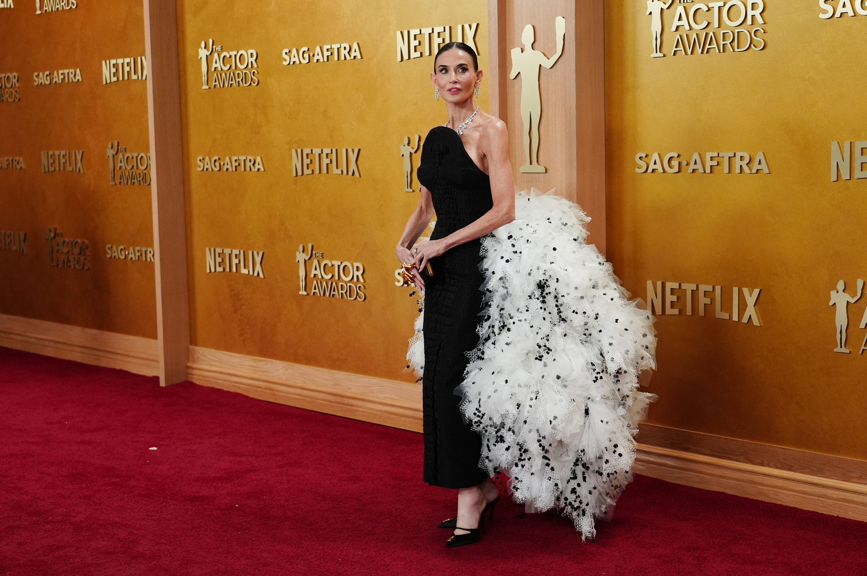 Herečka Demi Moore v kreácii Schiaparelli Haute Couture.