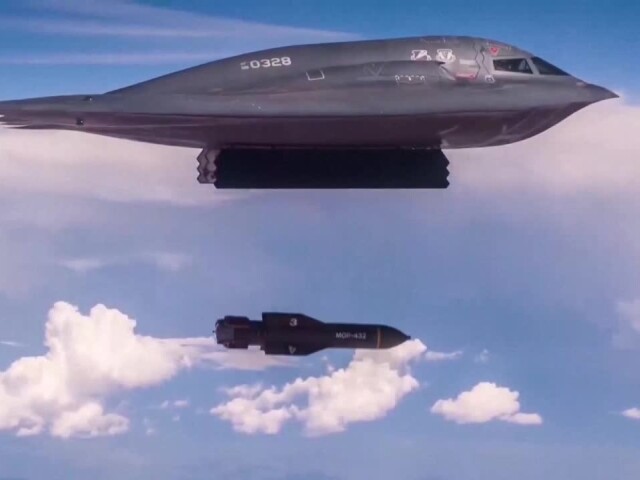 Bombardér B-2, Reuters, Cencom, NEPOUZIVAT