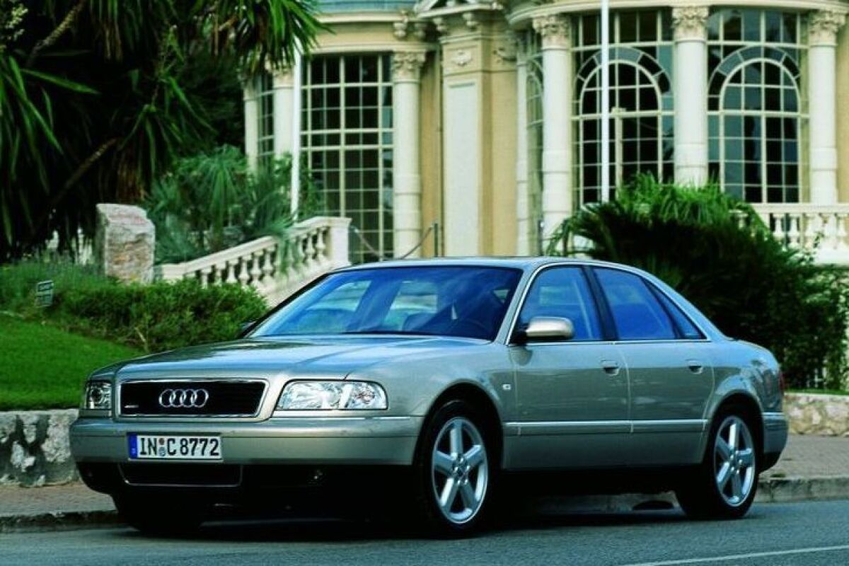 Čo prinieslo v roku 1994 svetu áut Audi A8?