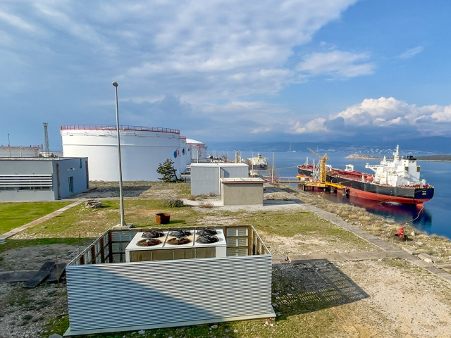 ropa, rafinéria, MOL, tanker, JANAF, ropovod,