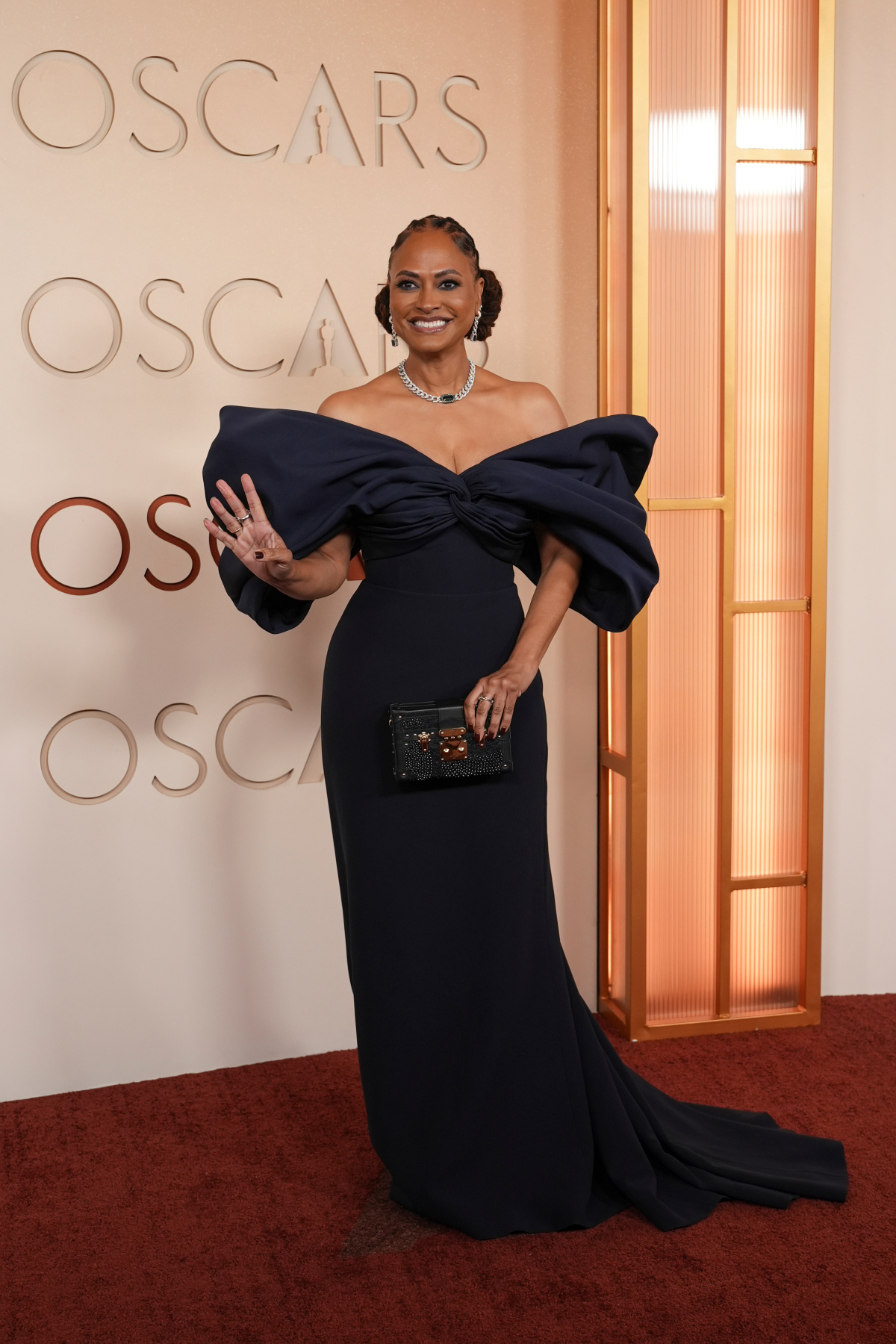 Režisérka Ava DuVernay v kreácii Louis Vuitton. 