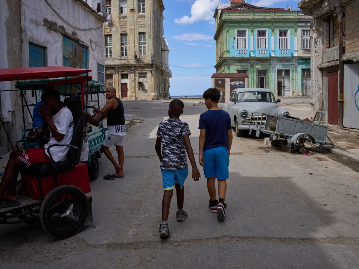 APTOPIX Cuba Power Outage
