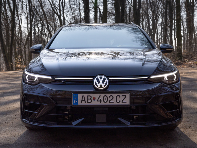 VW Golf R Variant - test 2026