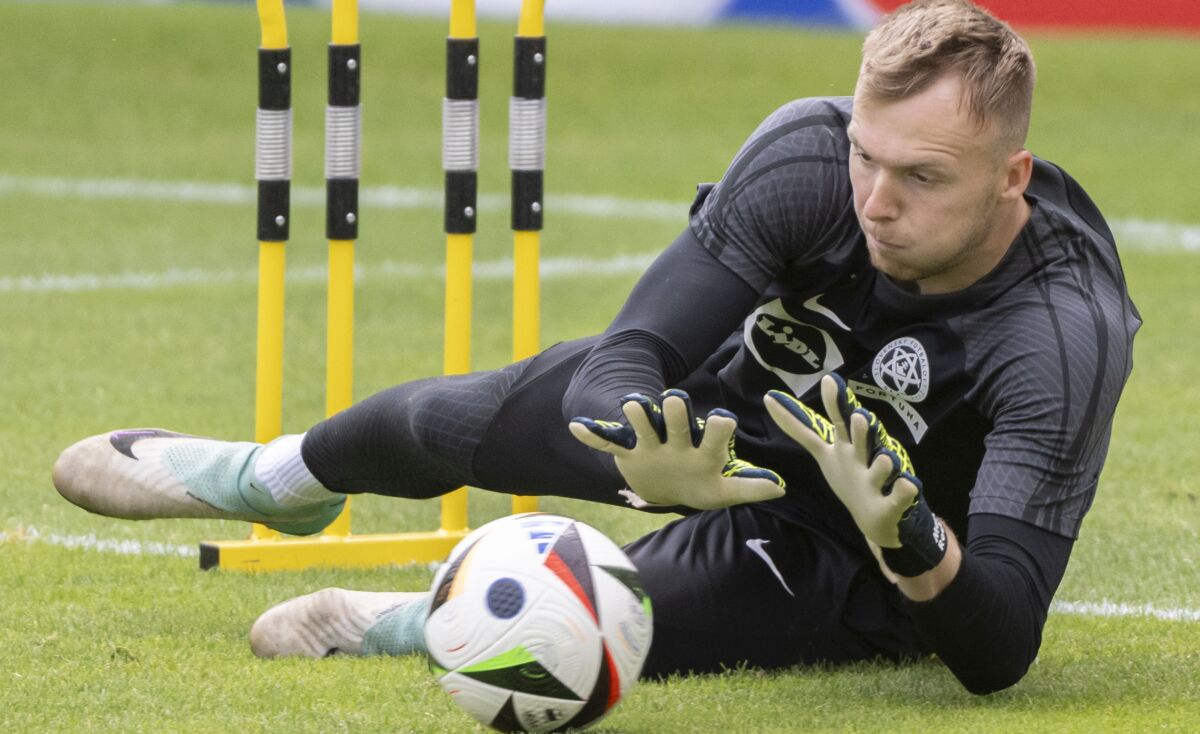 02. Marek Rodák