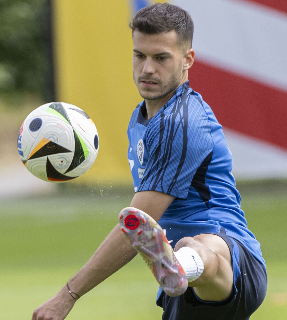15. László Bénes