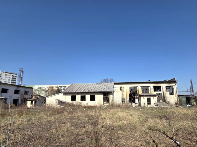 Budova bývalého železničného učilišťa na Masarykovej ulici v Košiciach je v dezolátnom stave. Vandali zničili a ukradli, čo sa dalo.