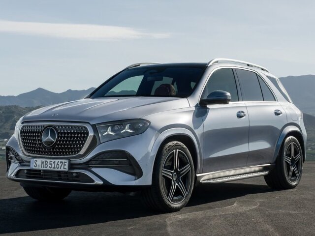 Vynovené GLE dostalo podľa vzoru mladších alebo skôr faceliftovaných modelov reflektory s motívom hviezd a zväčšenú masku so svietiacou hviezdou.
