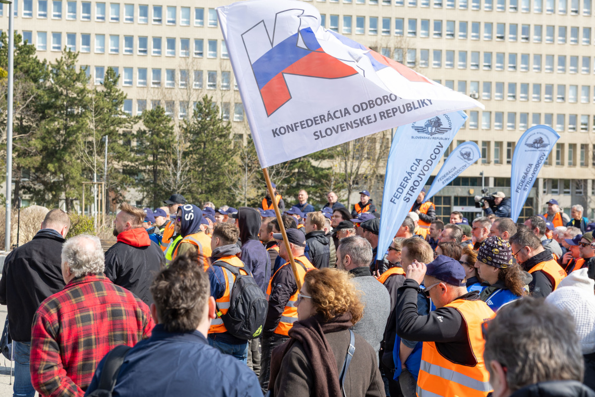 Protestné zhromaždenie Federácie strojvodcov SR