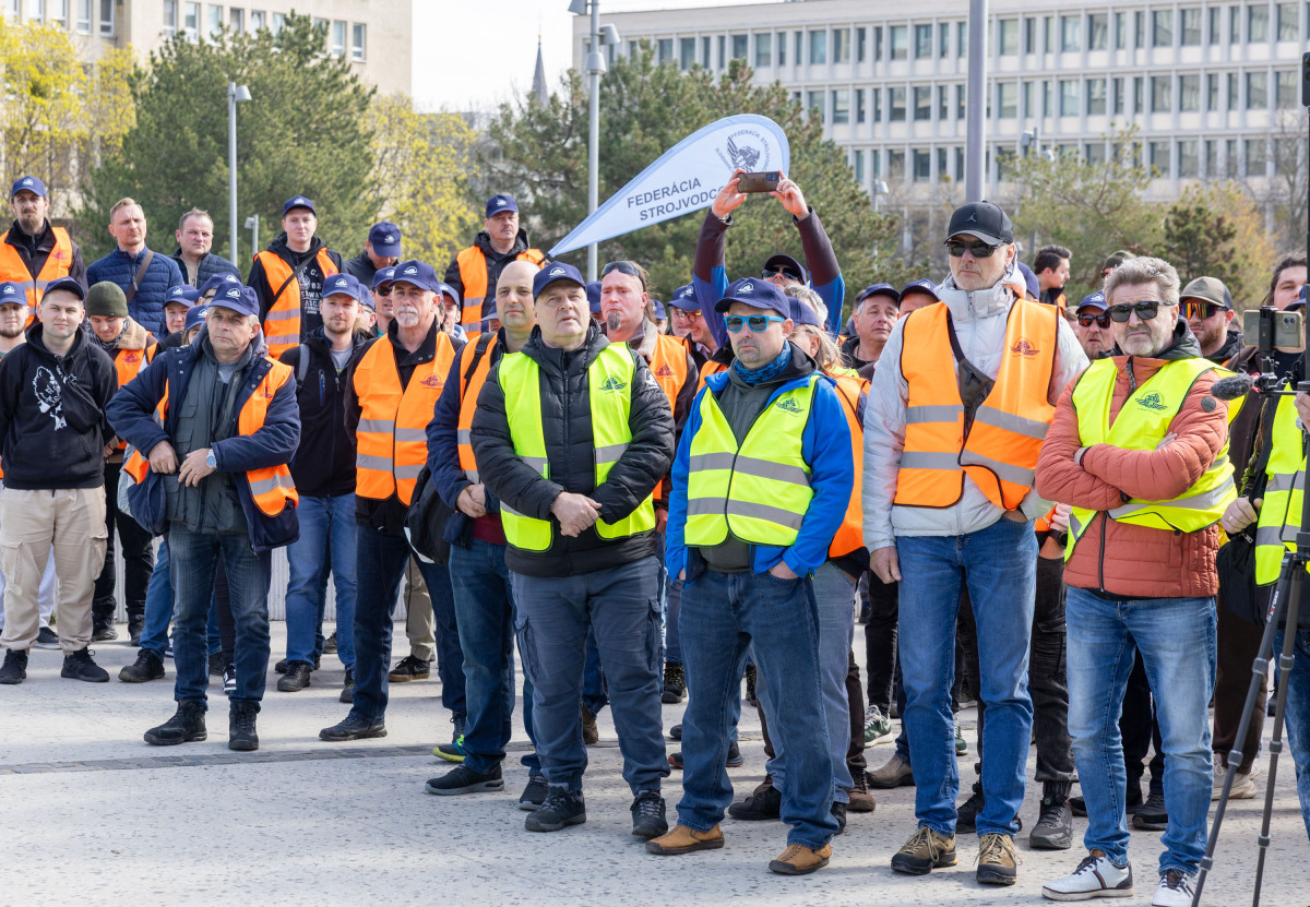 Protestné zhromaždenie Federácie strojvodcov SR