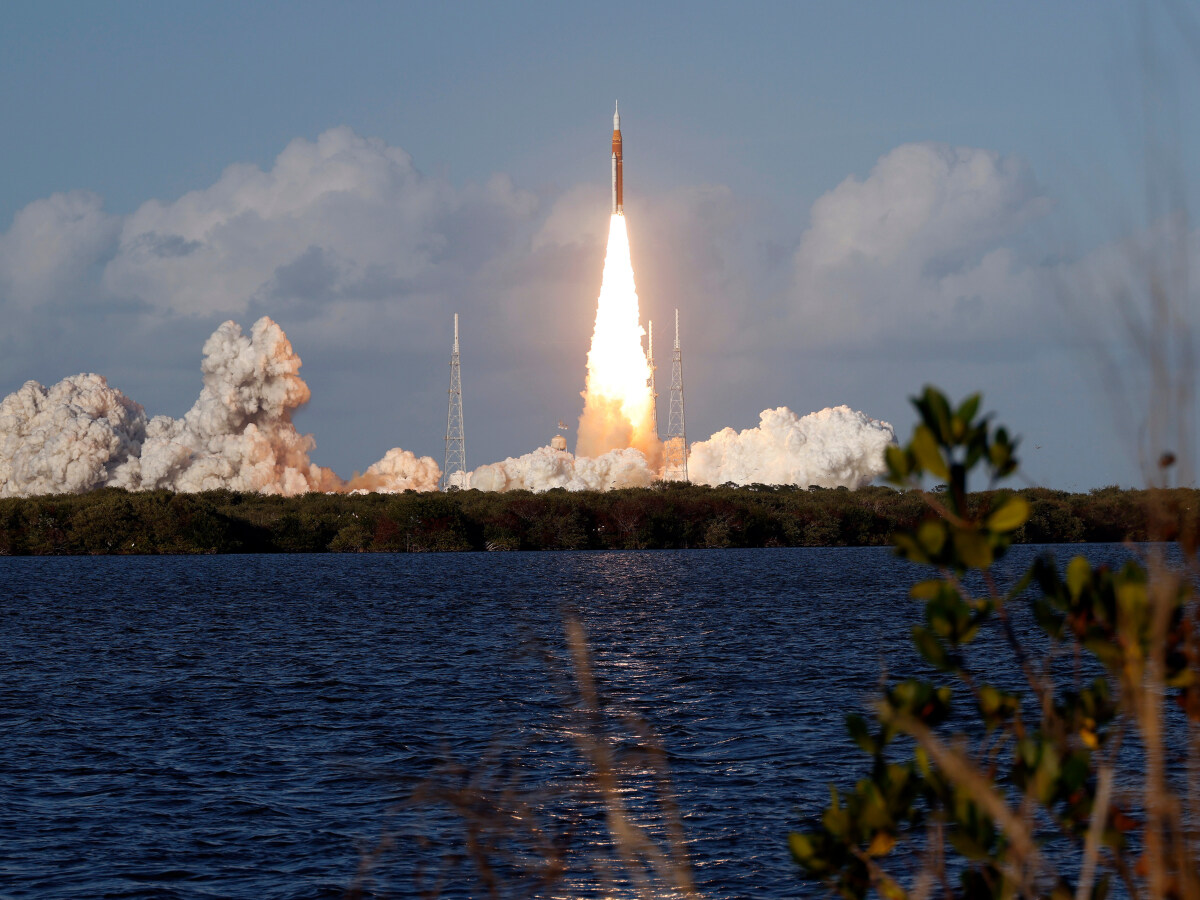 NASA Artemis Moonshot