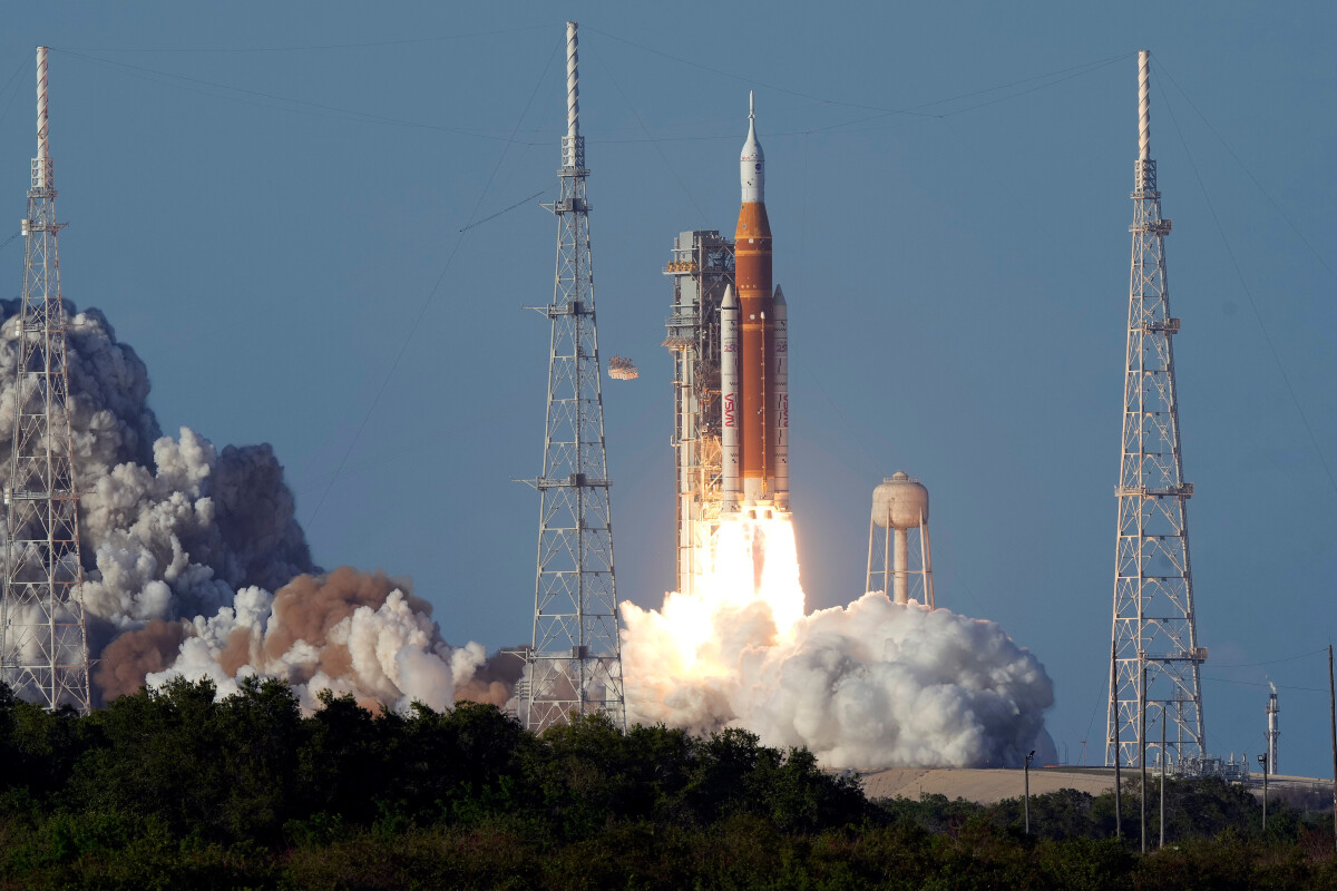 APTOPIX NASA Artemis Moonshot
