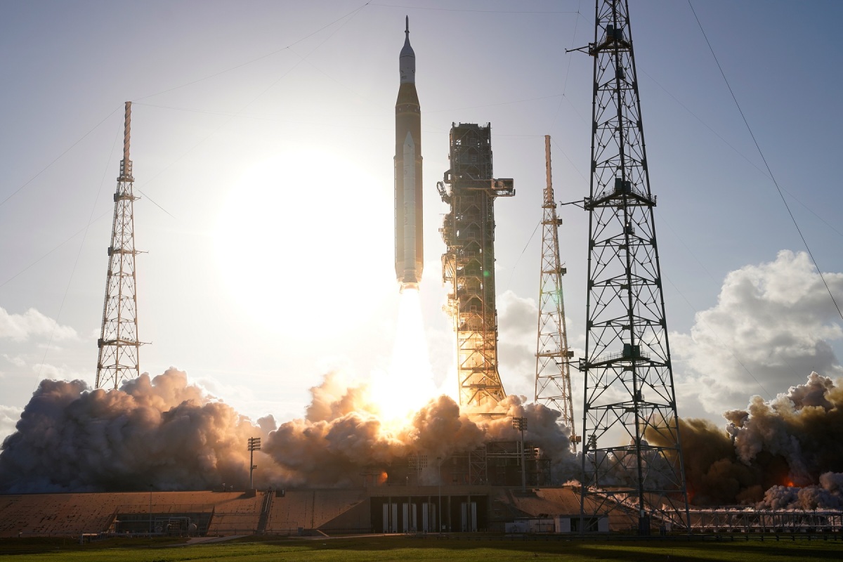 NASA Artemis Moonshot