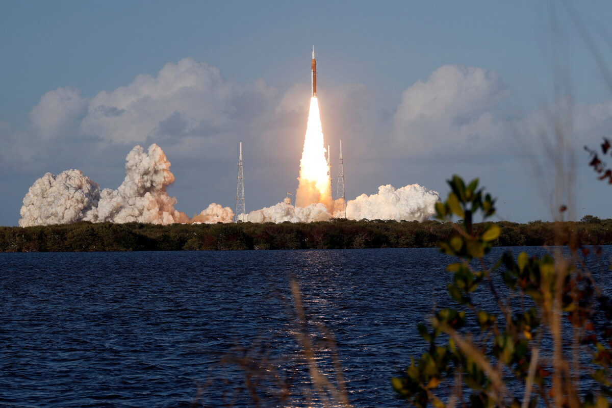 NASA Artemis Moonshot
