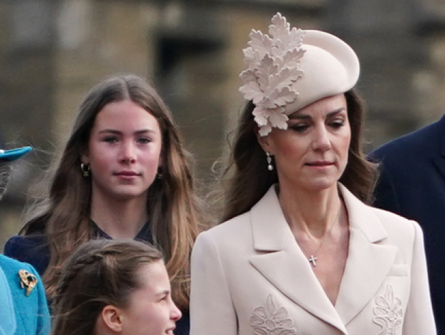 Britská princezná Anne (zľava), princezná Charlotte, Kate, princezná z Walesu, Timothy Laurence, princ Louis, princ George a William, princ z Walesu,