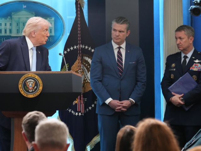 Donald Trump, Hegseth, Dan Cain