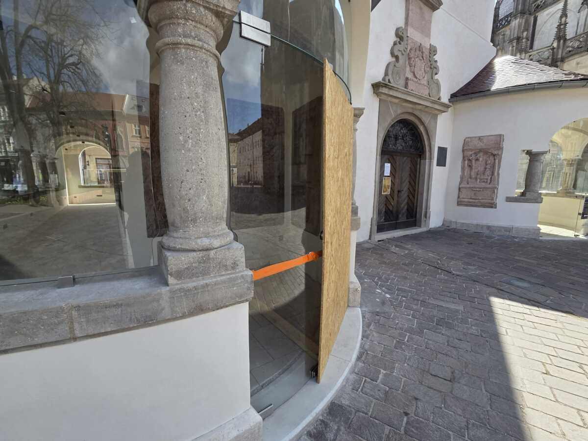 Urbanova veza dvere  3 