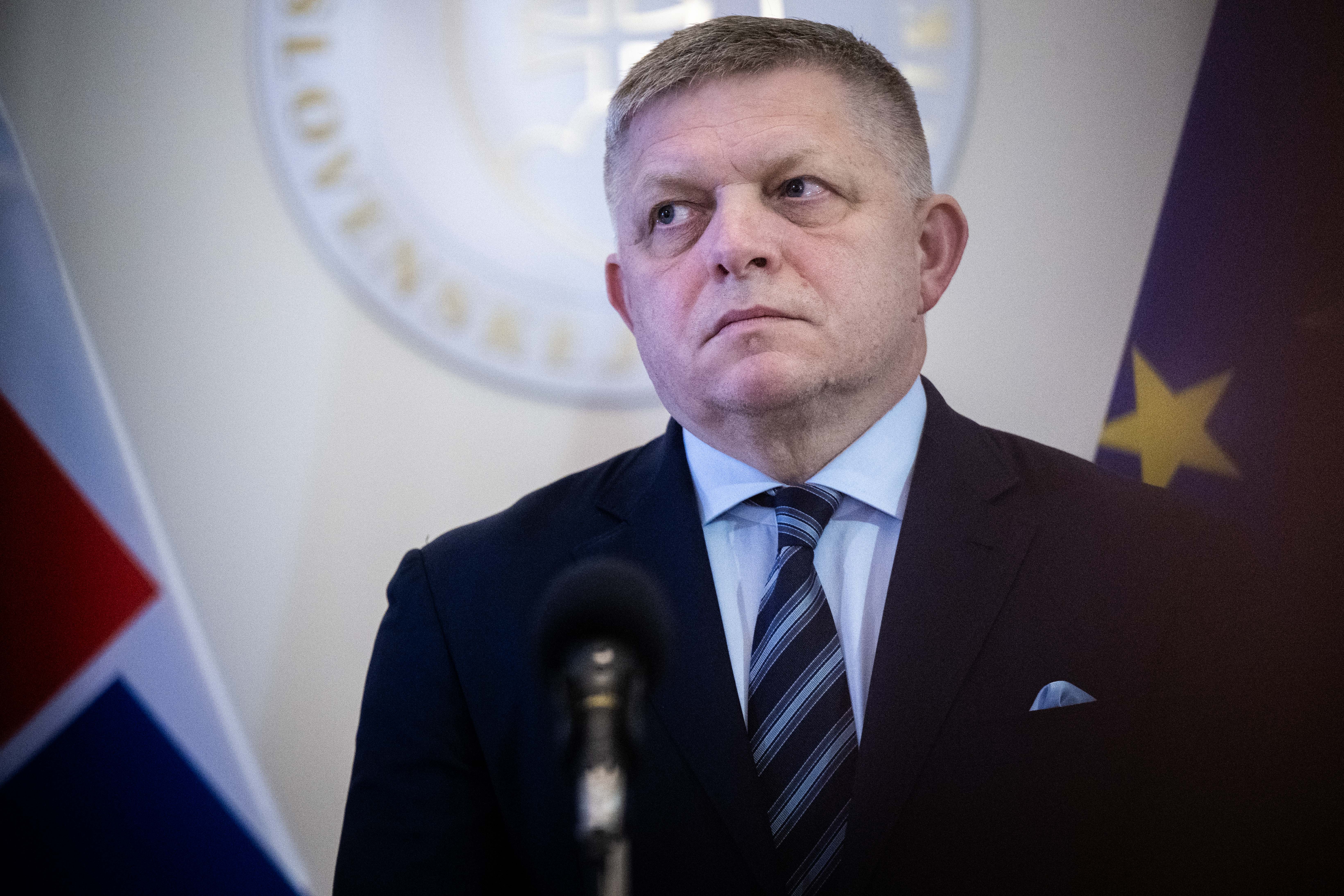Na snímke predseda vlády SR Robert Fico (Smer-SD) počas tlačovej konferencie po rokovaní s predstaviteľmi rafinérie Slovnaft na 136. rokovaní vlády SR 8. apríla 2026 v Bratislave.