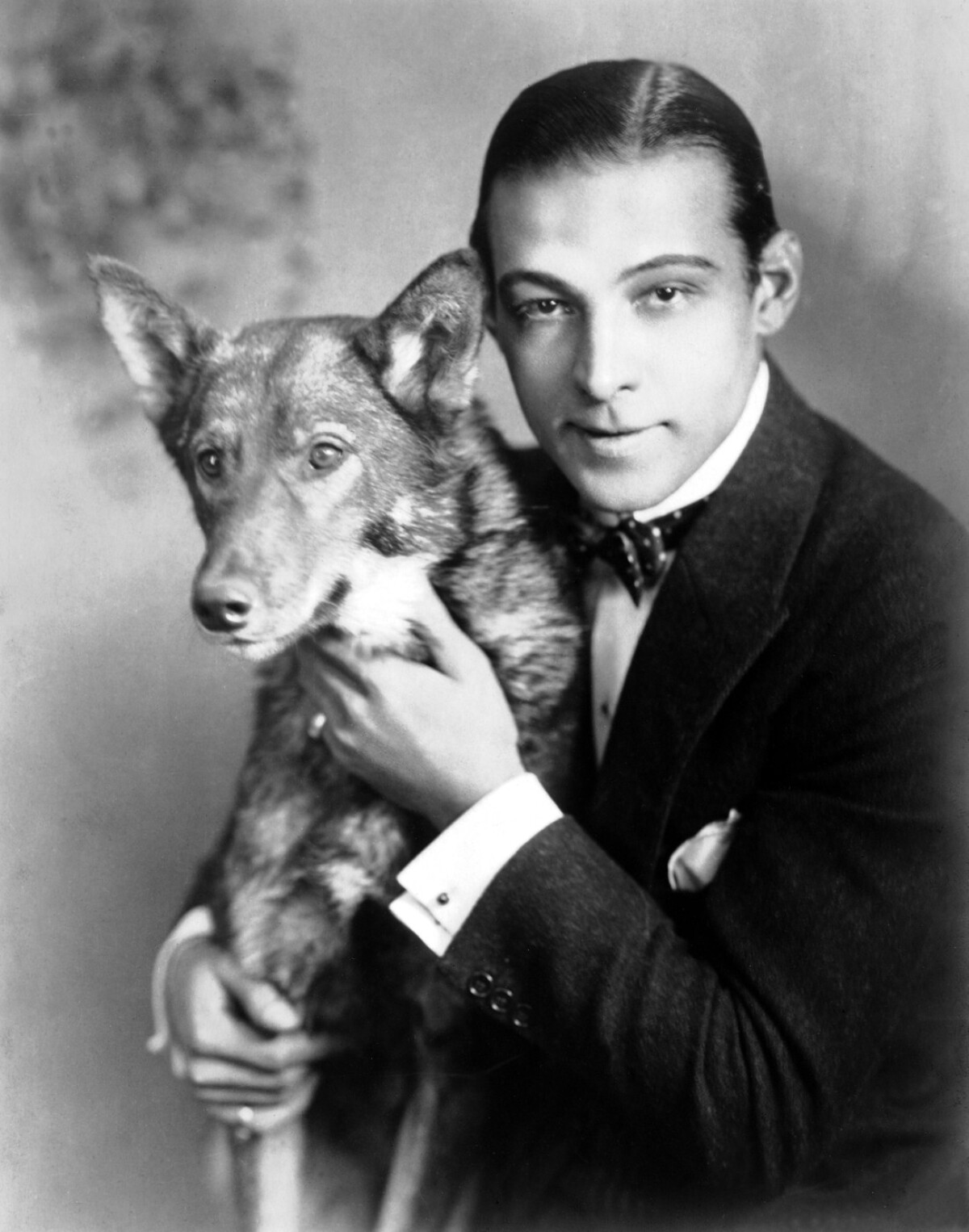 7. Rudolph Valentino (1895 – 1926)