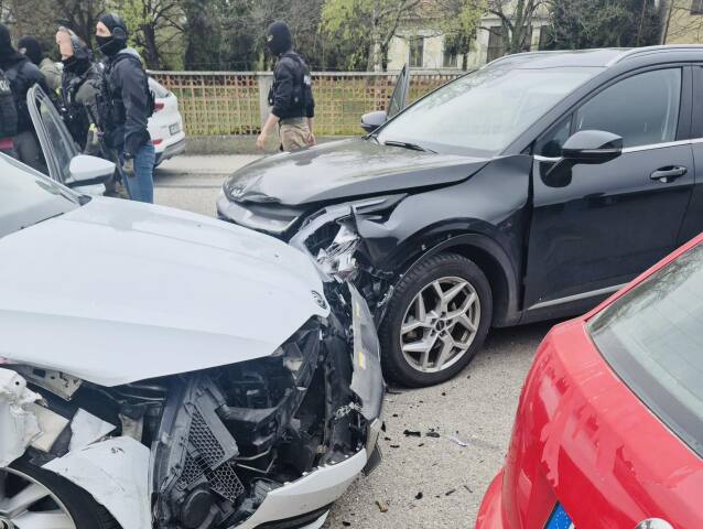 Polícia / Zadržanie /