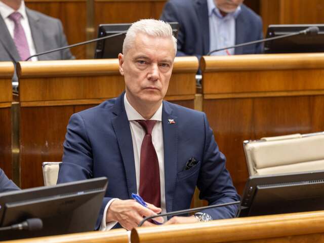 rokovanie parlamentu, parlament, ferenčák
