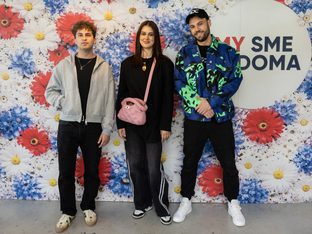 Traja mladí autori pretvorili tradičné slovenské pesničky na moderný spôsob. Zľava: Curly Simon, tvorkyňa hudby C:rcle a Johny De City.