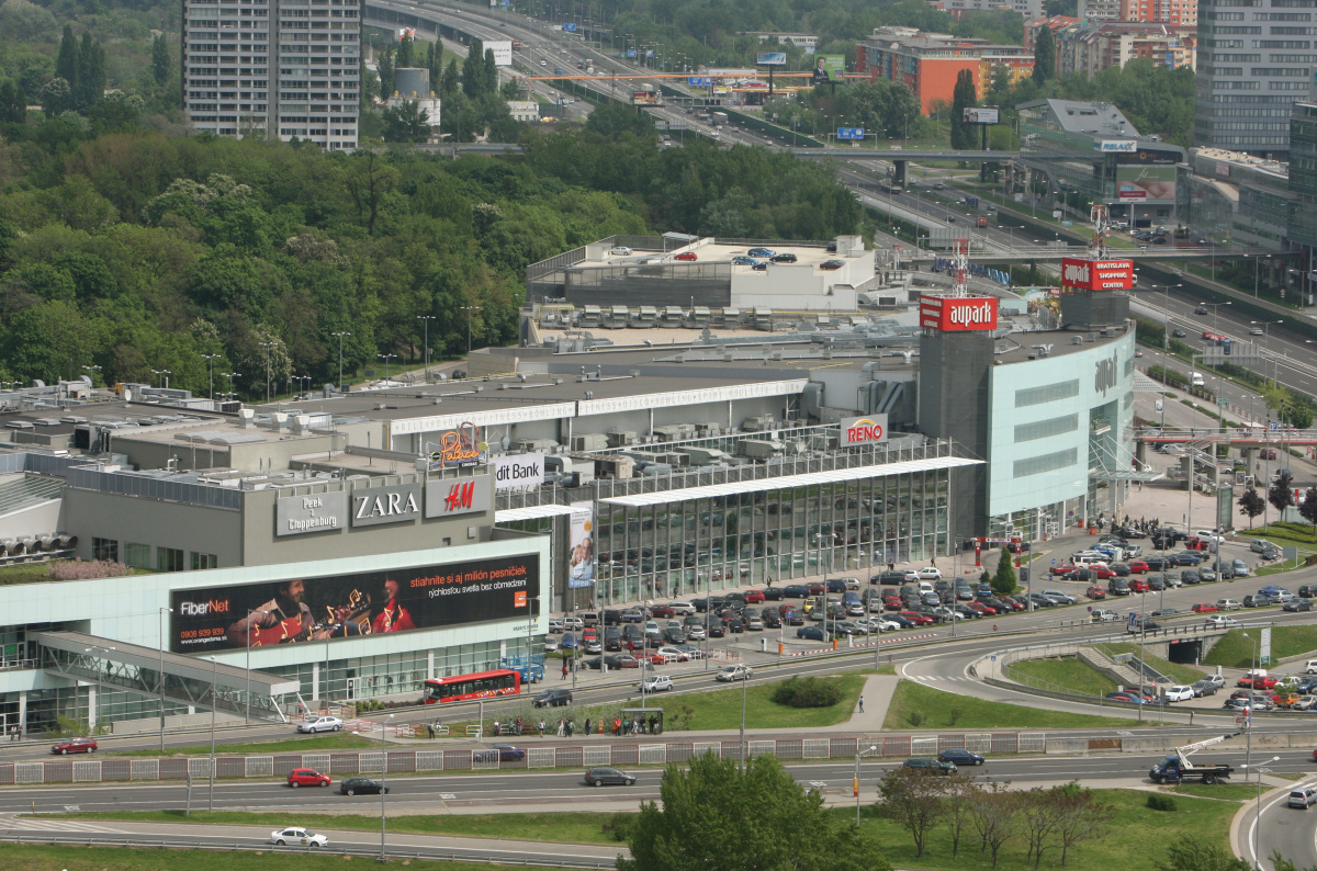nakupne centrum, aupark, parkovisko,