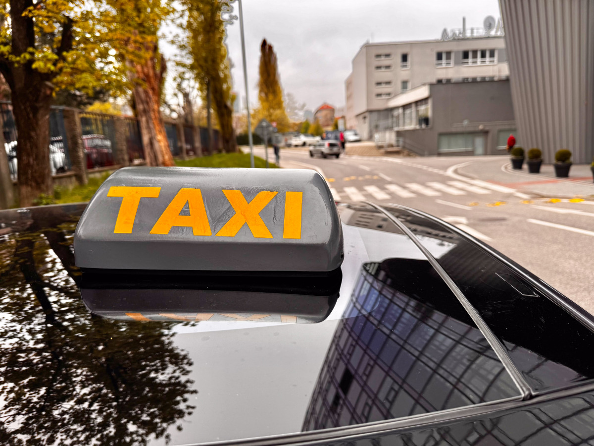 taxi, bolt hopin